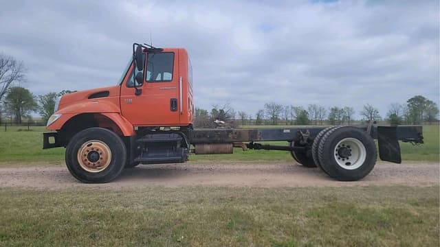 Image of International Workstar 7300 equipment image 1