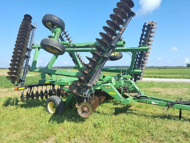 Image of John Deere 637 equipment image 3