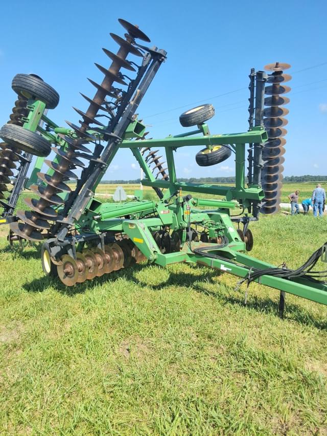 Image of John Deere 637 equipment image 2