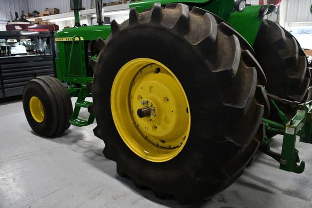 Image of John Deere 5020 equipment image 4