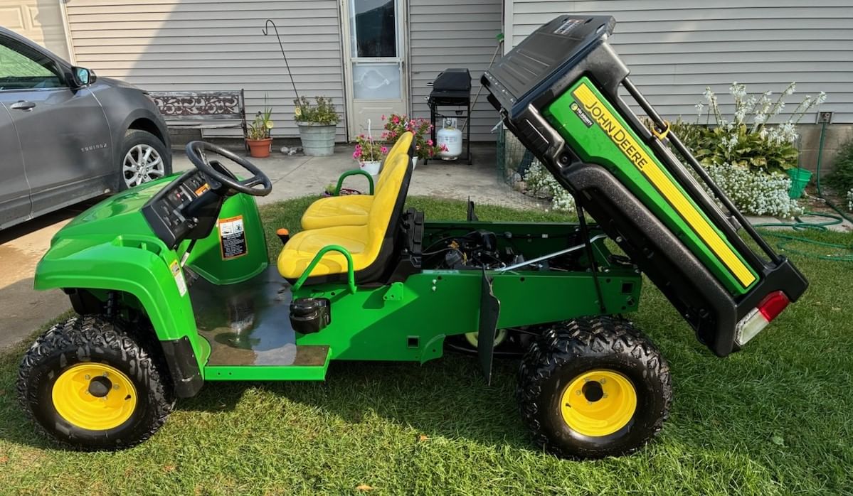 2020 John Deere Gator TX 4x2 Equipment Image0