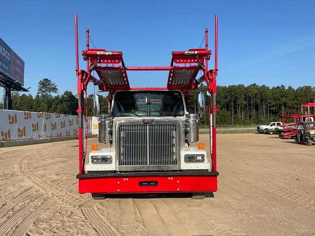 Image of Western Star 4900 SF equipment image 1