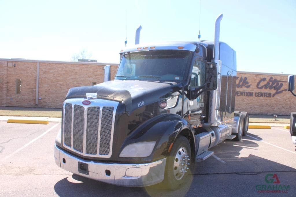 Image of Peterbilt 579 Primary image