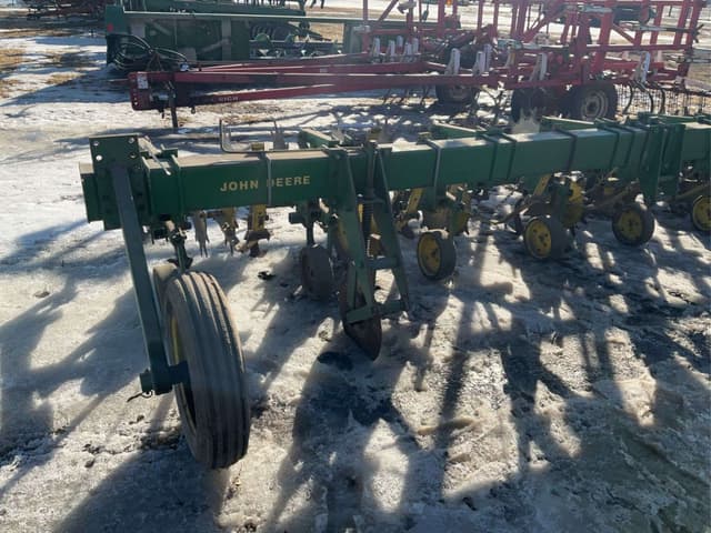 Image of John Deere 825 equipment image 4