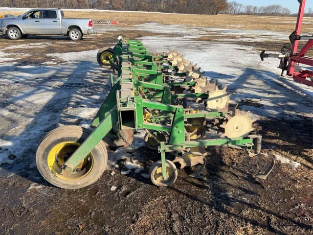 Image of John Deere 825 equipment image 2