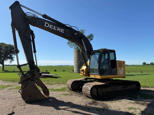 Image of John Deere 225DLC equipment image 1