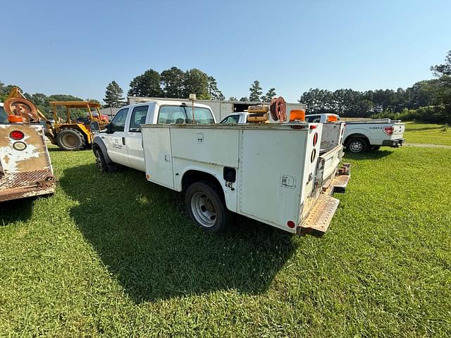 Image of Ford F-450 equipment image 2