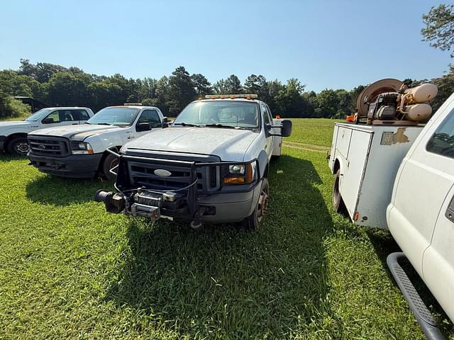 Image of Ford F-450 equipment image 1