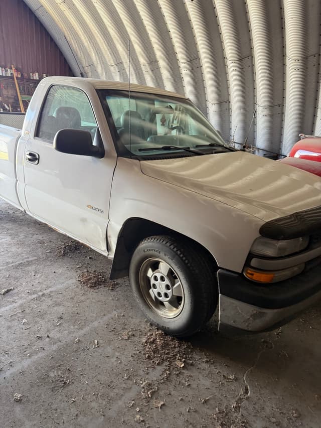 Image of Chevrolet 1500 equipment image 3