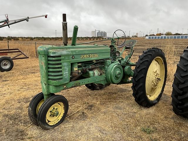 Image of John Deere B equipment image 1