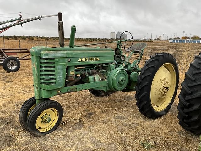 Image of John Deere B equipment image 2