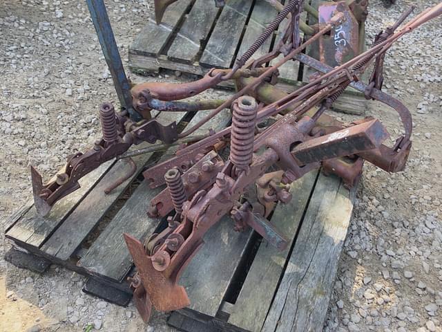 Image of Farmall Super C equipment image 1