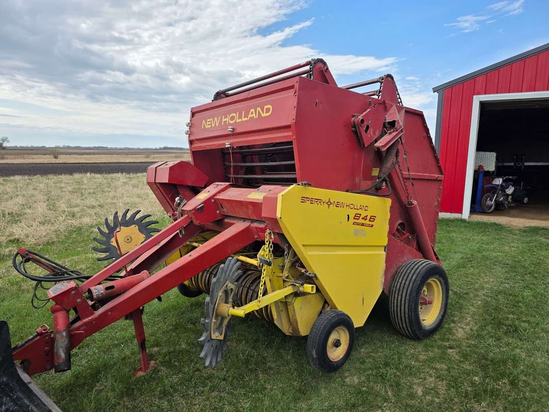 Image of New Holland 846 Primary image