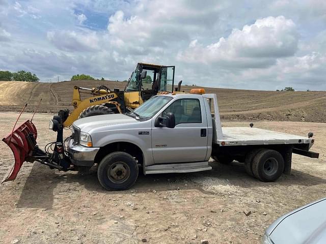 Image of Ford F-350 equipment image 1