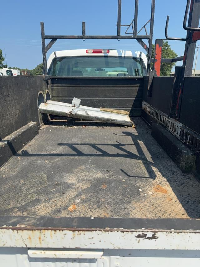 Image of Chevrolet C3500 equipment image 4