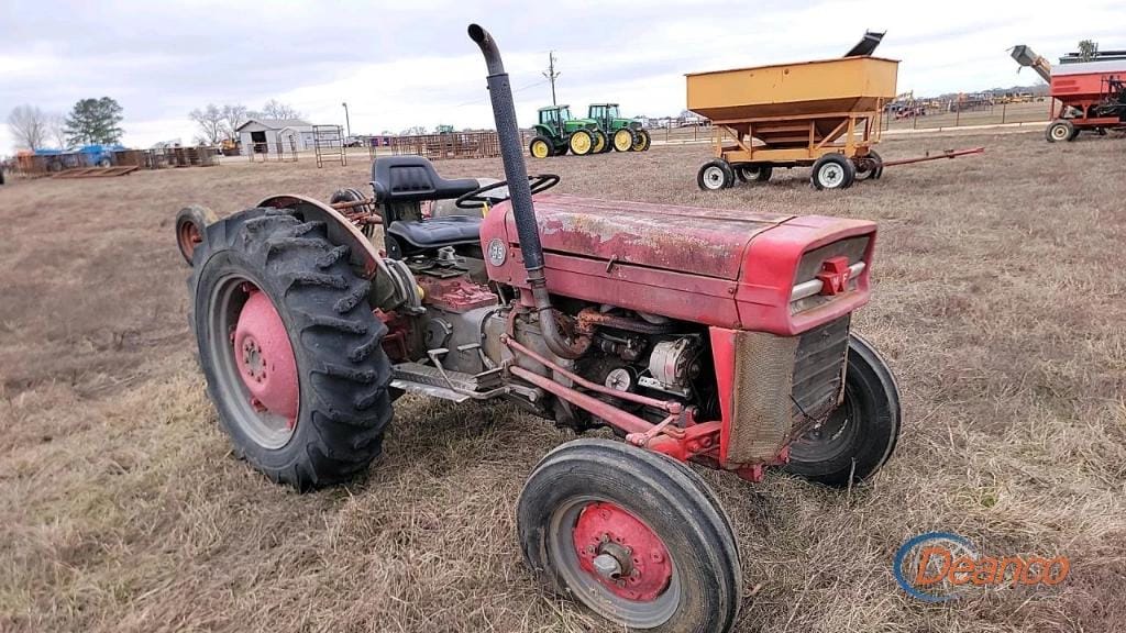 Massey Ferguson 135 Equipment Image0