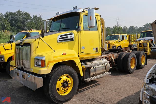 Image of Western Star 4700SF equipment image 1
