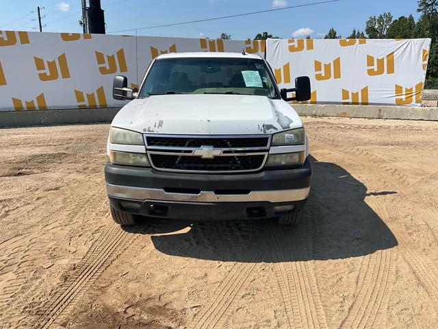 Image of Chevrolet Silverado equipment image 1