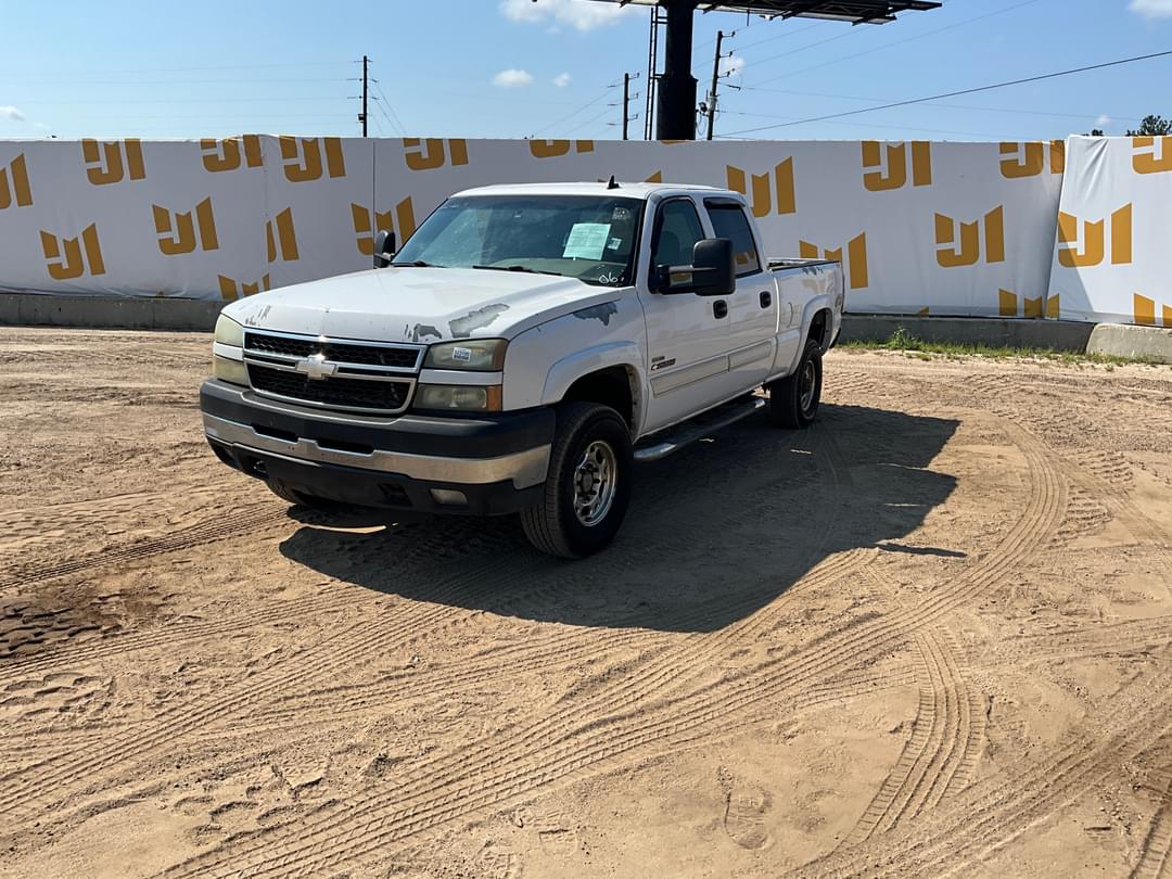 Image of Chevrolet Silverado Primary image