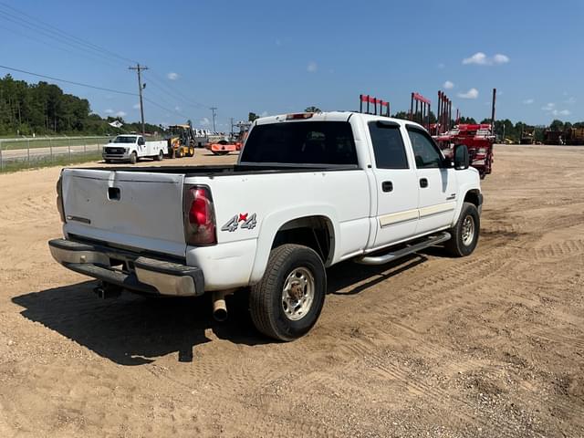 Image of Chevrolet Silverado equipment image 4