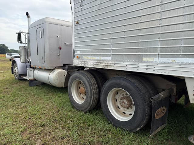 Image of Peterbilt 379 equipment image 3