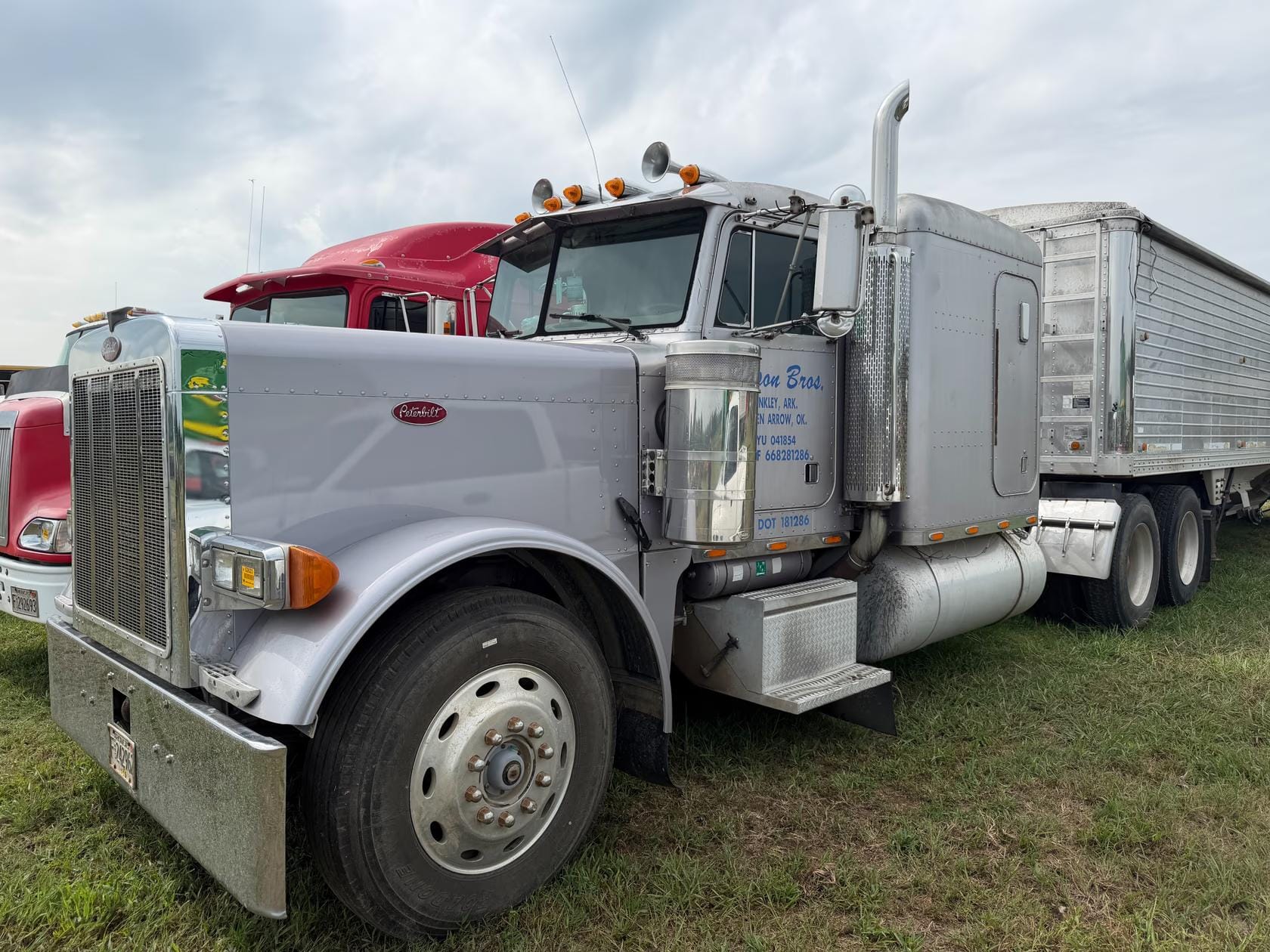 1989 Peterbilt 379 Equipment Image0