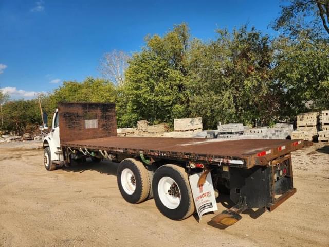 Image of Freightliner Business Class M2 106 equipment image 2