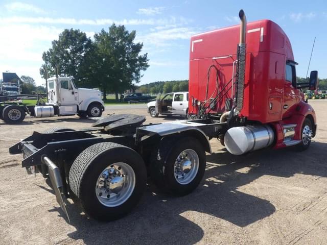 Image of Kenworth T680 equipment image 2