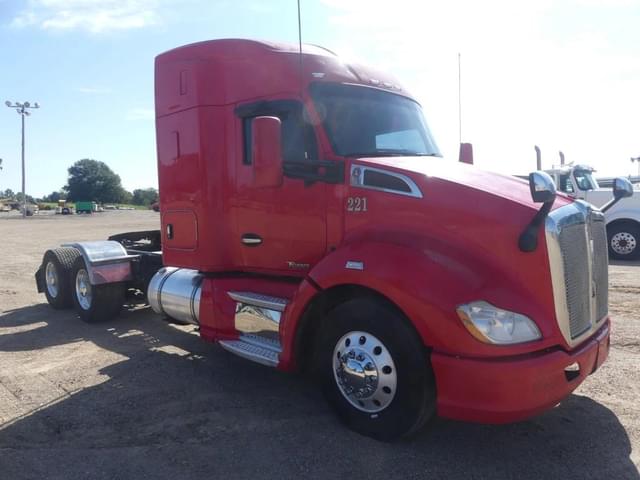 Image of Kenworth T680 equipment image 1