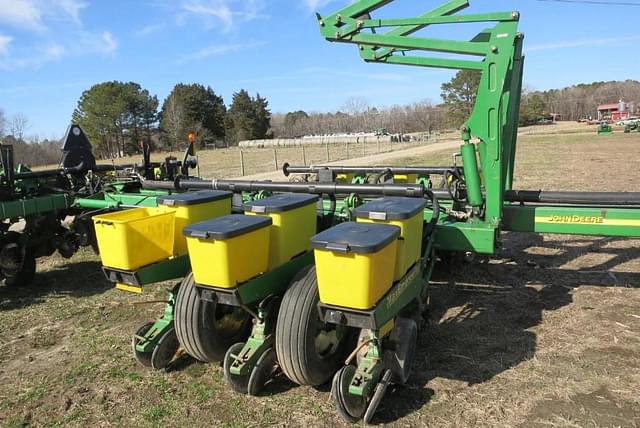 Image of John Deere 1770 equipment image 2