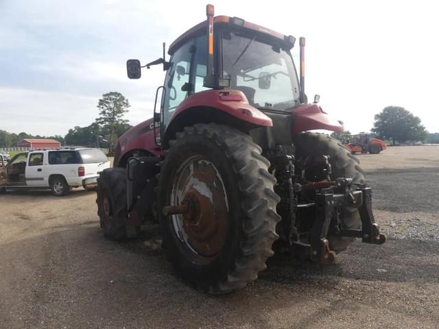 Image of Case IH Magnum 235 equipment image 4