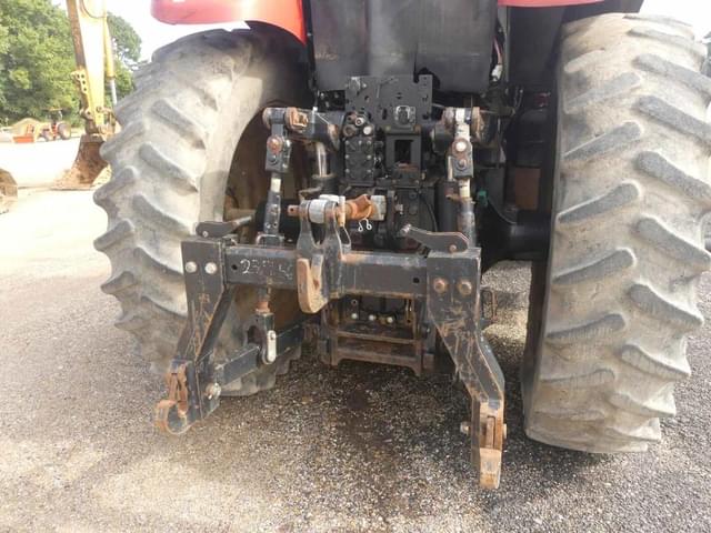 Image of Case IH Magnum 235 equipment image 3