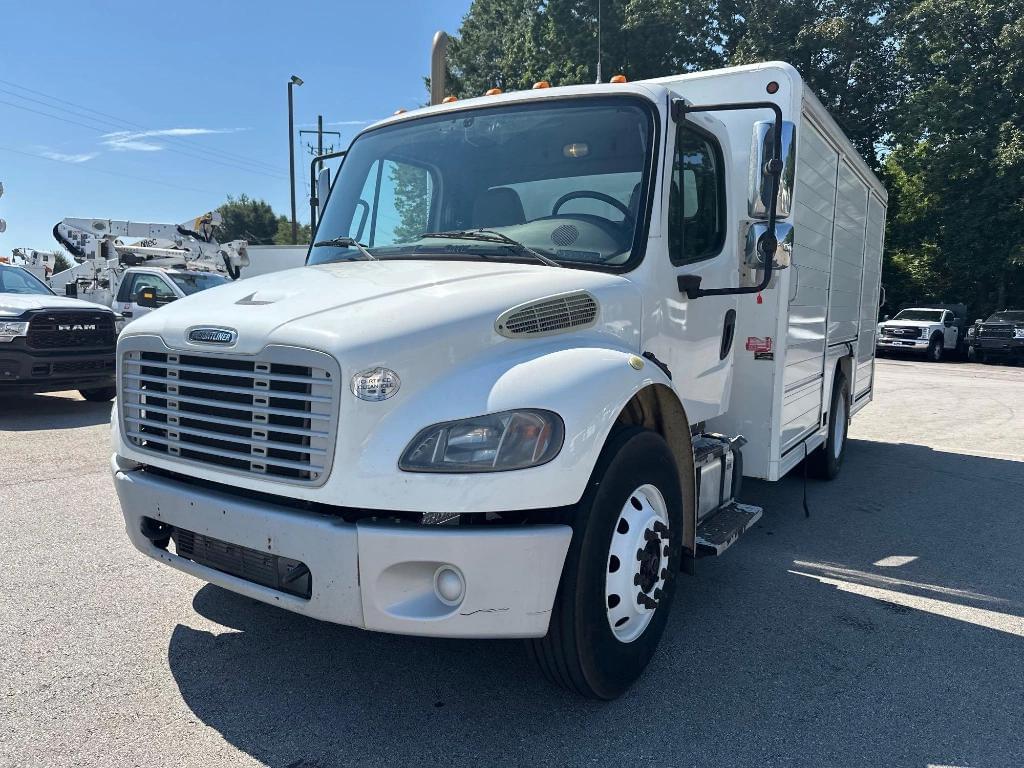 Image of Freightliner M2 106 Primary image