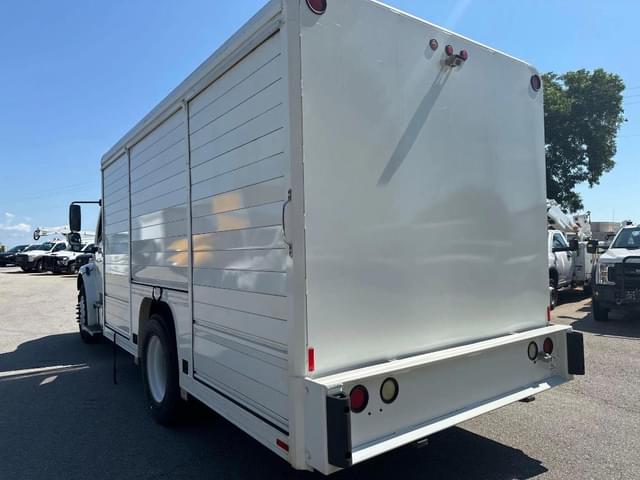 Image of Freightliner M2 106 equipment image 2