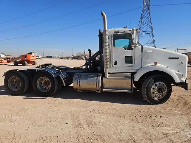 Image of Kenworth T800 equipment image 3