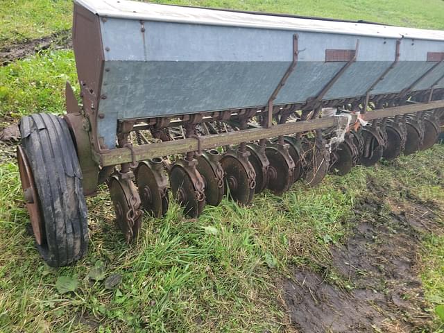 Image of John Deere Van Brunt equipment image 1