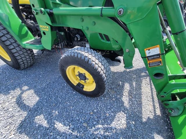 Image of John Deere 3520 equipment image 4