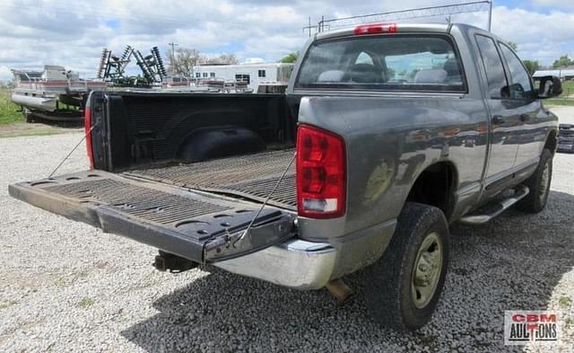 Image of Dodge Ram 2500 equipment image 3