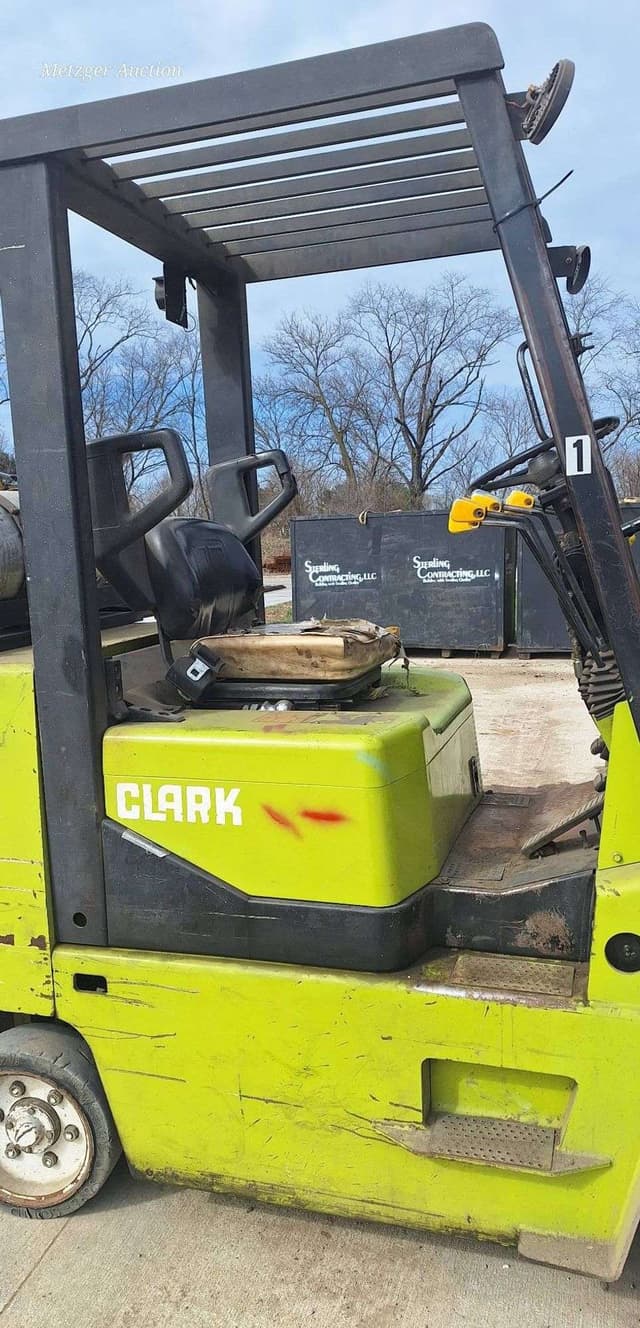Image of Clark GCX40 equipment image 2