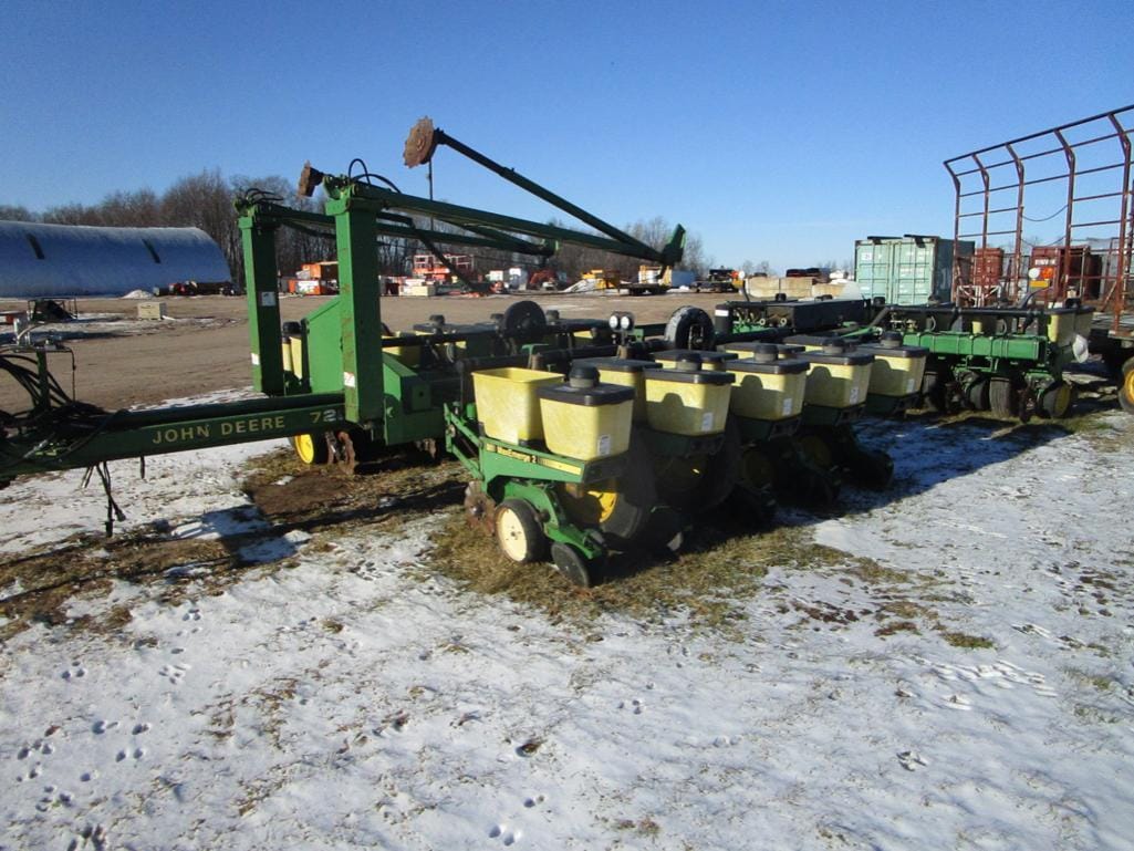 Main image John Deere 7200