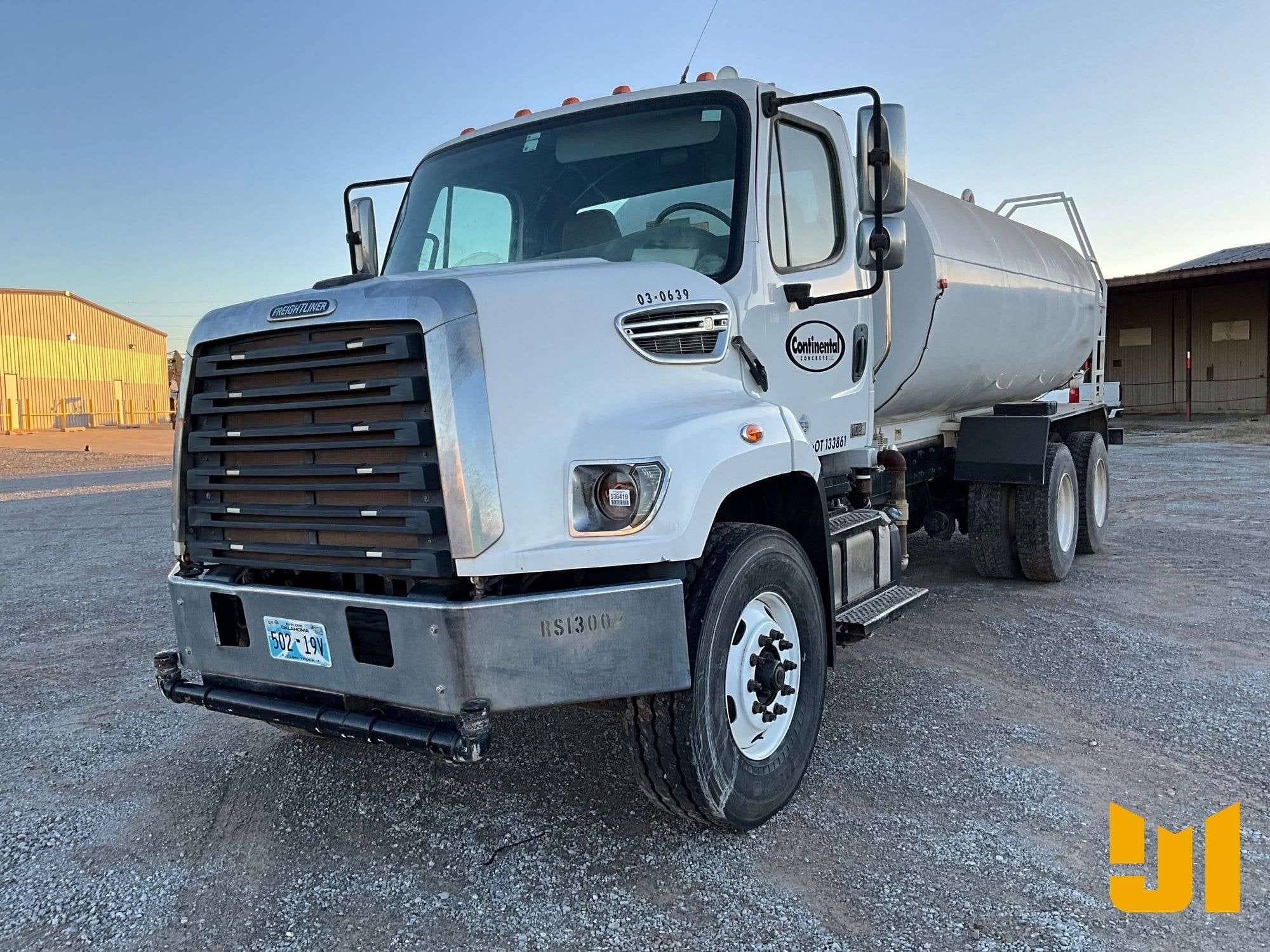 2013 Freightliner 108SD Equipment Image0