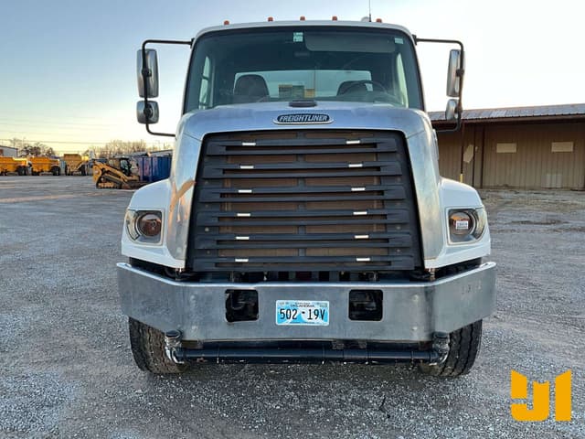 Image of Freightliner 108SD equipment image 1