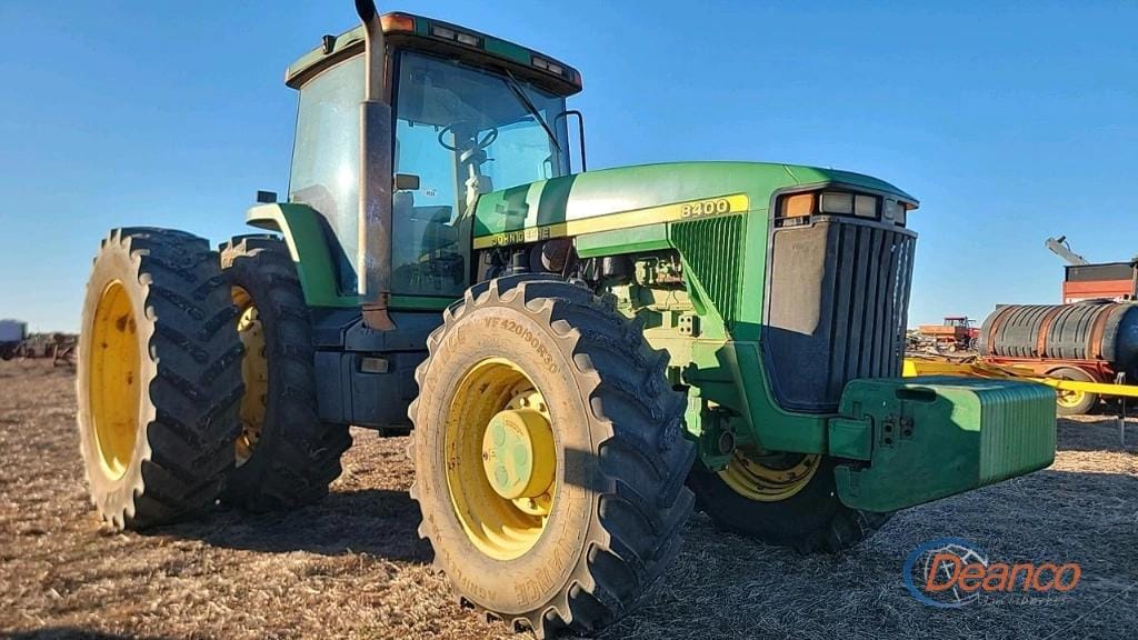 John Deere 8400 Equipment Image0