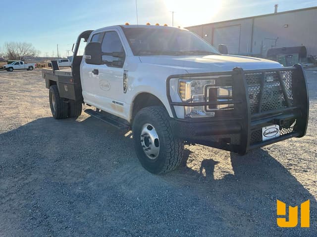 Image of Ford F-350 equipment image 2