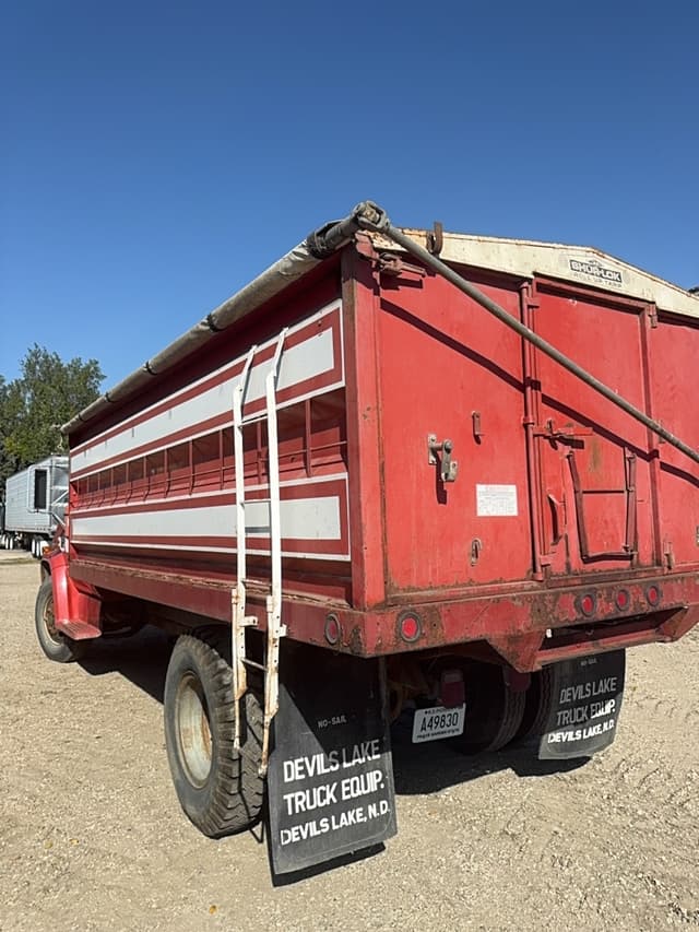 Image of Chevrolet C60 equipment image 4