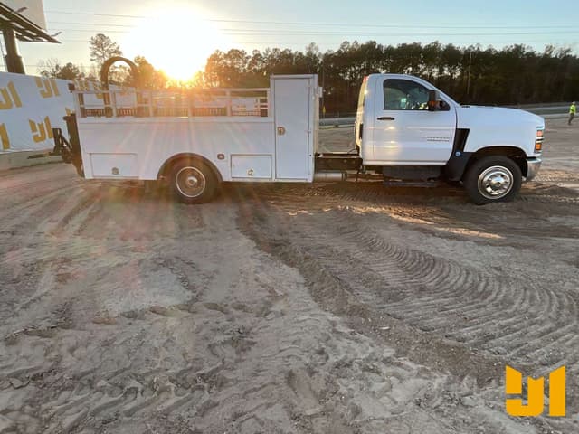 Image of Chevrolet 5500HD equipment image 3
