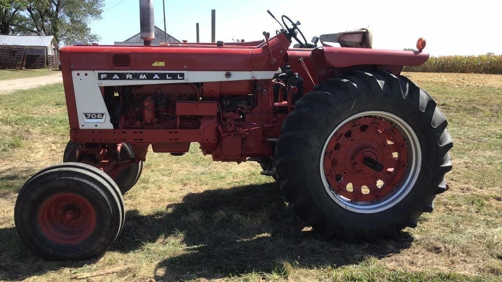Main image International Harvester 706