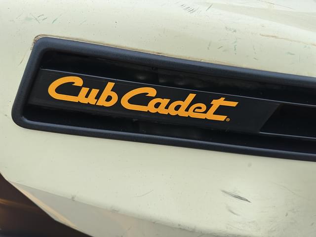 Image of Cub Cadet GTX 2100 equipment image 2
