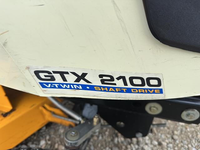 Image of Cub Cadet GTX 2100 equipment image 3