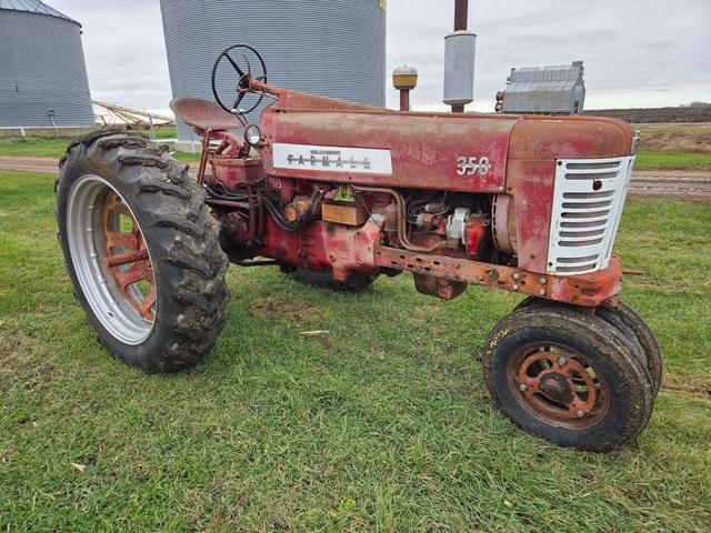 Image of Farmall 350 equipment image 2